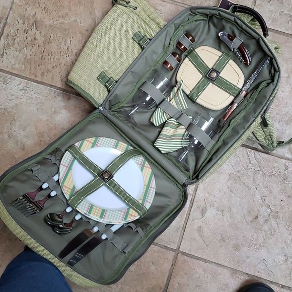 Picnic at Ascot Picnic for TWO! Olive Green - Picture 4 of 6